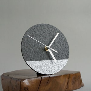 Orologio da tavolo in carta riciclata per interni minimalisti moderni, regalo tradizionale per il primo anniversario di matrimonio per la coppia, regalo ecologico