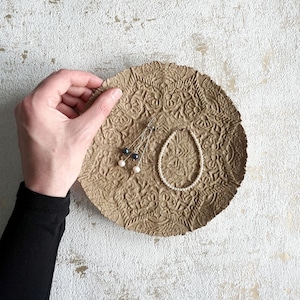 Bandeja decorativa para joias de papel machê, Prato para bugigangas de papelão reciclado, Presente exclusivo de 1º aniversário para esposa, Tigela de papel boho reciclado