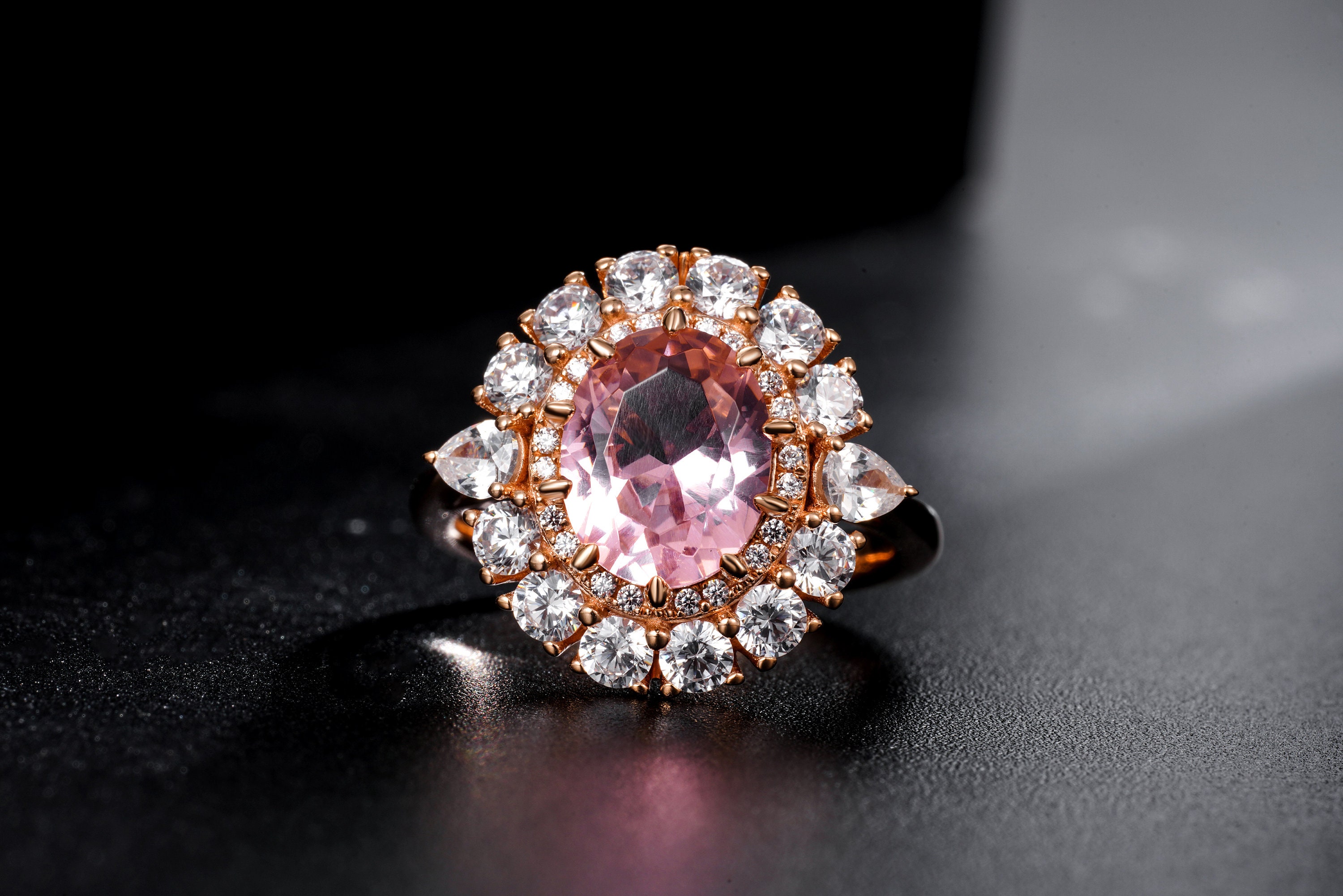 Princess eugenie's wedding ring outlet