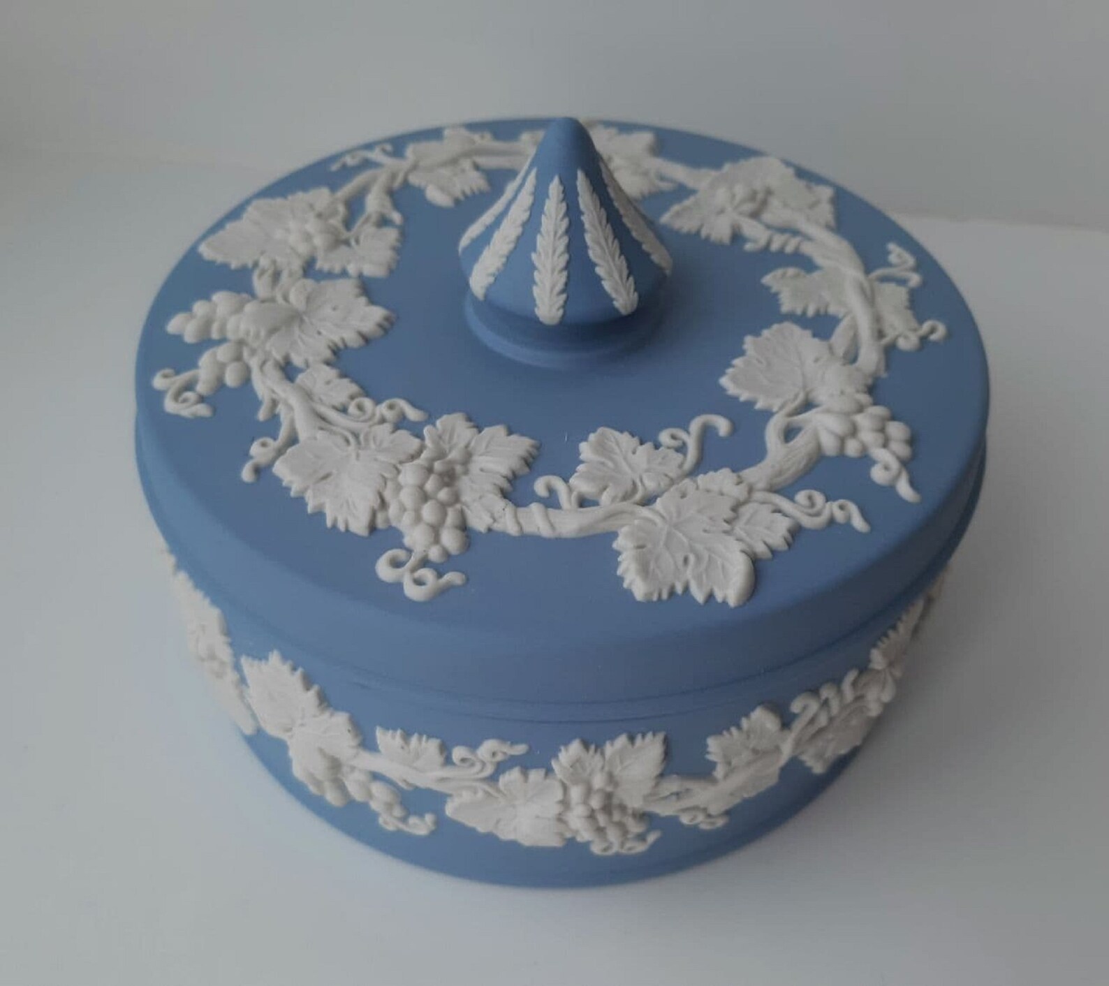 Wedgwood Jasperware Azul Vintage Big Box Grapevine. Hecho en | Etsy