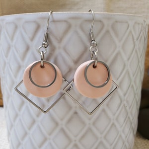 Handmade Ohrringe | blasser Pfirsich Polymer-Ton | 1 Paar