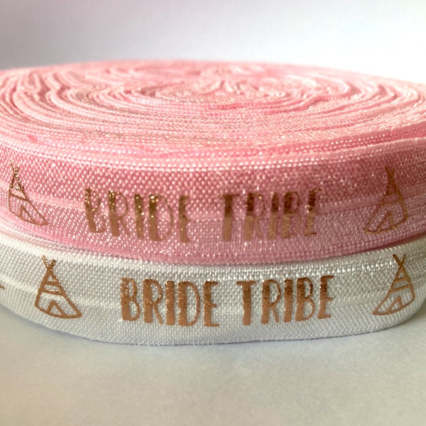 5/8" Lichtroze en goud metallic, Bride Tribe, Print Fold Over Elastic - Elastische hoofdbanden en haarelastiekjes - per meter - Bedrukte FOE 15mm