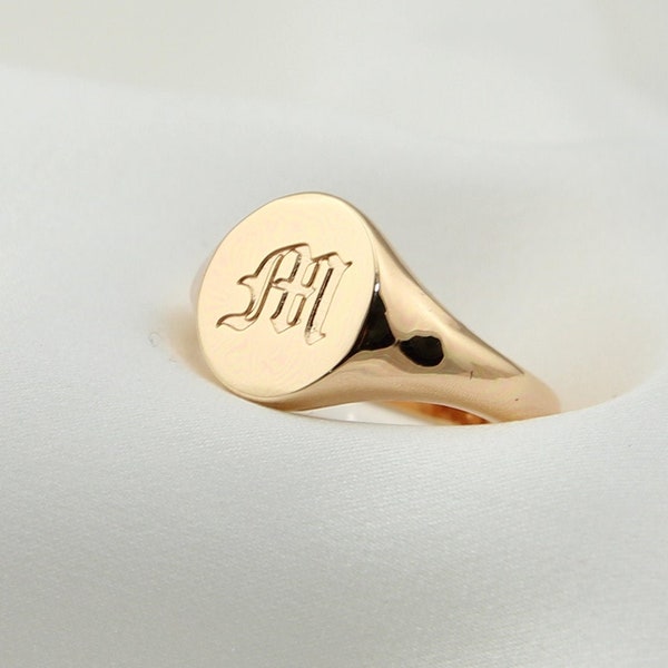 Signet Ring,Initial Ring,Old English Letter Ring,Customized  Name Ring,Personalized Alphabet Ring,Gothic Jewelry,Mothers Day Gift for Her