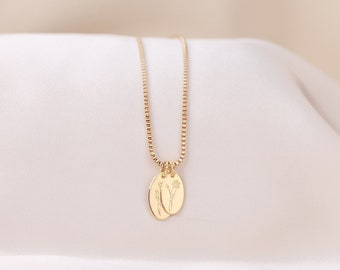 Collier personnalisé avec fleur de naissance et initiale ovale, collier personnalisé à breloques florales délicates gravées, cadeau minimaliste pour femme