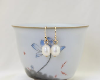 Pearl Drop Earrings, Handmade Dangle Drop Earrings, Pearl Jewelry, Bridesmaids Anniversary Gift for Her, Gift for Mother/Grandma