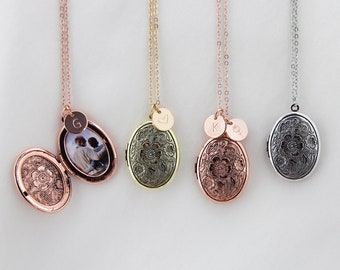 Vintage Locket Necklace with Photo, Custom Picture Holder Necklace with Initial floral Disc,Memorial Gift for Grandma/Mom/Her/Grandmother