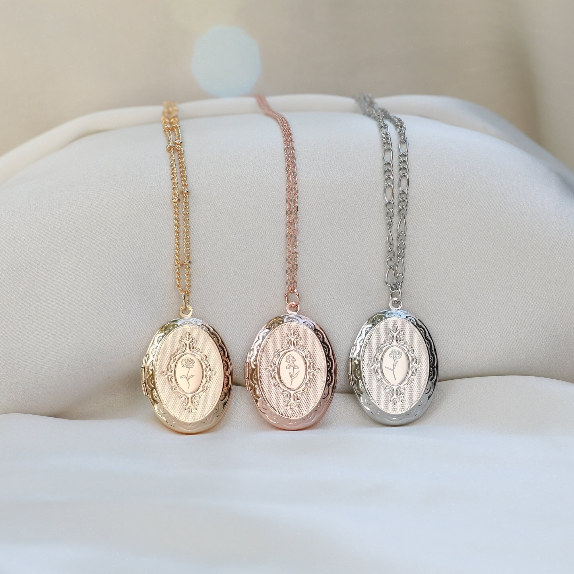 Birth Flower Locket Necklace, Locket Necklace with Photo, Engraved Oval Locket Necklace, Christmas Gift, Bridesmaid Gift, Memorial Gift