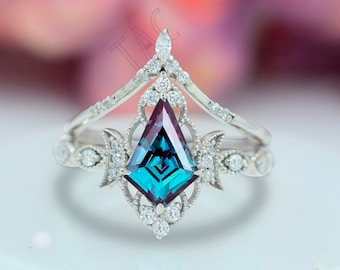 Kite Shaped Alexandrite Engagement Ring Set Antique Women Wedding Ring Set 14k Gold Vintage Bridal Anniversary Ring Set Unique Promise Ring