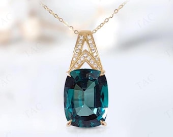 Colgante de zafiro verde azulado de 4 quilates que cambia de color. Collar de boda de zafiro verde azulado con corte cojín alargado. Regalo de aniversario único para mujer.