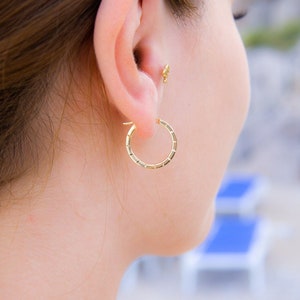 Gold Hoop Earrings Dainty Minimalist Hoops Gift For Her 14K Gold Gift for Mother Everyday Use zdjęcie 1