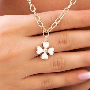 Clover Heart Gold Necklace - 14K Gold -Good Luck Gifts - Gold Chain - Dainty Gold Necklace - Tiny Clover Necklace - Christmas Gifts