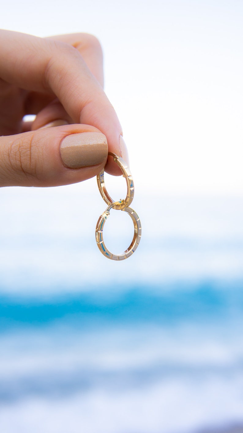 Gold Hoop Earrings Dainty Minimalist Hoops Gift For Her 14K Gold Gift for Mother Everyday Use zdjęcie 4