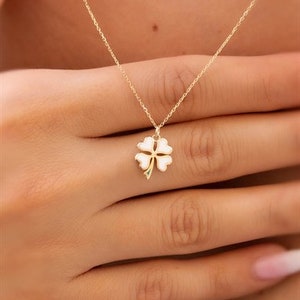 Clover Heart Gold Necklace - 14K Gold - Good Luck Gifts - Gold Chain - Dainty Gold Necklace - Tiny Clover Necklace - Christmas Gifts