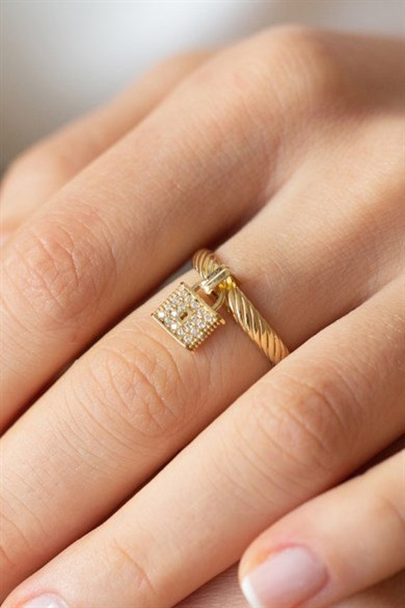 Diamond Key Ring in 14K Gold