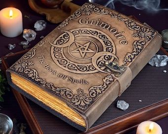 Grimorio Triple Luna Libro de Hechizos Diario de Cuero Repujado, Brujería, Wiccan/Pagano 400 Páginas Grimorio, Libro de Hechizos Mágicos Regalo para Brujas.