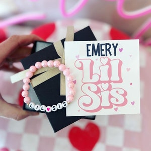 Kleine Schwester Armband, neue Baby Schwester Geschenk, Geschenk vom Baby, Lil Schwester, Armband, Karte, Box & Band! Personalisierte Karte!