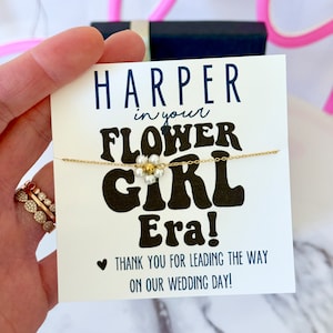 In meiner Flower Girl Era Halskette! Blumenmädchen Gold & Perlenblume Dankeschön Kette! Karte, Box + Band enthalten, NICHT TARNIEREN, hypoallergen!