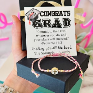 Félicitations diplômé ! Bracelet en croix et carte de remise des diplômes de versets bibliques, cadeau de remise des diplômes pour les filles, cadeau pour diplômé chrétien, diplômé du secondaire, diplômé universitaire