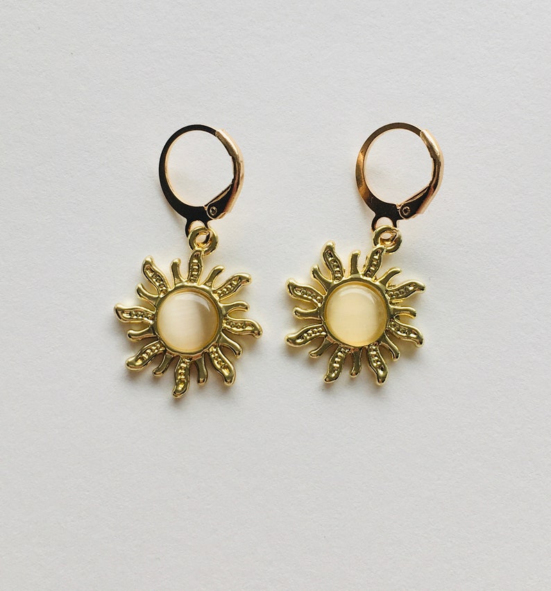 Green Sun White Sun Trendy Earrings Orange Sun Hypoallergenic Aesthetic Earrings Gold Sun Charm Huggie Earrings Rhinestone Sun Charm