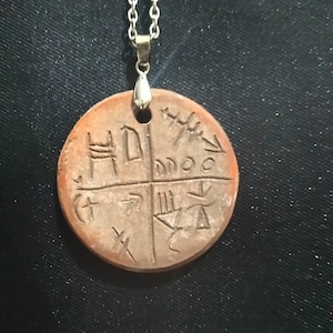 5500 Jahre Begierde und die Anforderung nach Schutz vor Göttern Keramik-Halskette mit bösem Blick Durchmesser von 5''cm