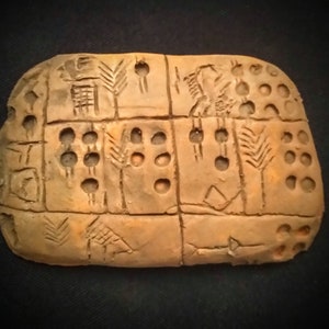 Sumerische Bierzuteilungstablette - Replik eines mesopotamischen Artefakts