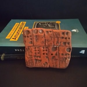 early sumerian script, Sumerian tablet, 5500 years old (10&#39;&#39;8&#39;&#39;1&#39;&#39;cm)