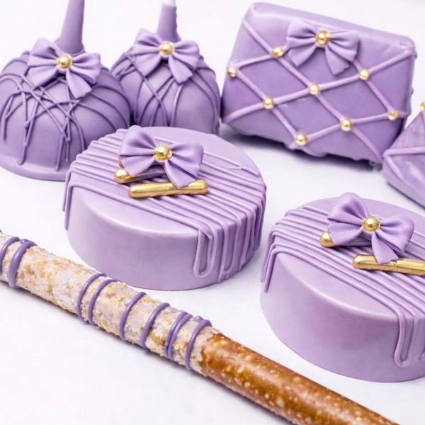 Paquete de dulces personalizados variados para fiestas / Oreos cubiertas de chocolate Ghirardelli, palitos de pretzel, cake pops y paletas de arroz inflado / Artículos para mesa de dulces