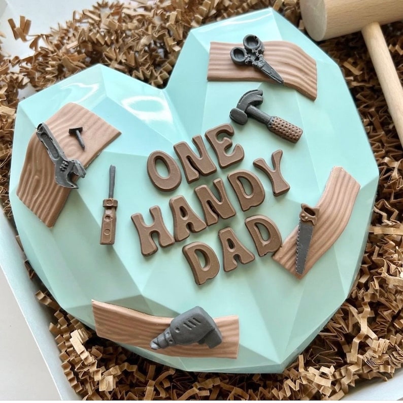 Corazón de chocolate rompible para el cumpleaños de papá ~ Un enorme corazón gourmet de Ghirardelli rebosante de los dulces que elijas. ¡También es un regalo ideal para el abuelo! El más vendido imagen 1