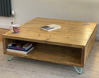 Mesa de centro de almacenamiento hecha a mano con madera reciclada – Estilo rústico, patas de horquilla