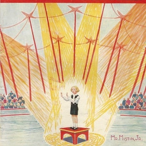 Peut inclure: Une couverture de programme de cirque vintage avec un schéma de couleurs rouge et jaune. La couverture représente un jeune garçon en costume noir et chemise blanche debout sur une plateforme rouge. Le garçon est entouré de projecteurs et d'une foule de personnes. Le texte sur la couverture indique "Ringling Bros and Barnum & Bailey Circus Magazine & Programme 1953 Edition 25c".