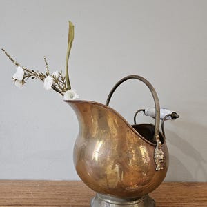 Antique Dutch Copper Coal Scuttle with Delft Handle – Brass Lion Heads – Fireplace Ash Bucket – Rustic Farmhouse Decor