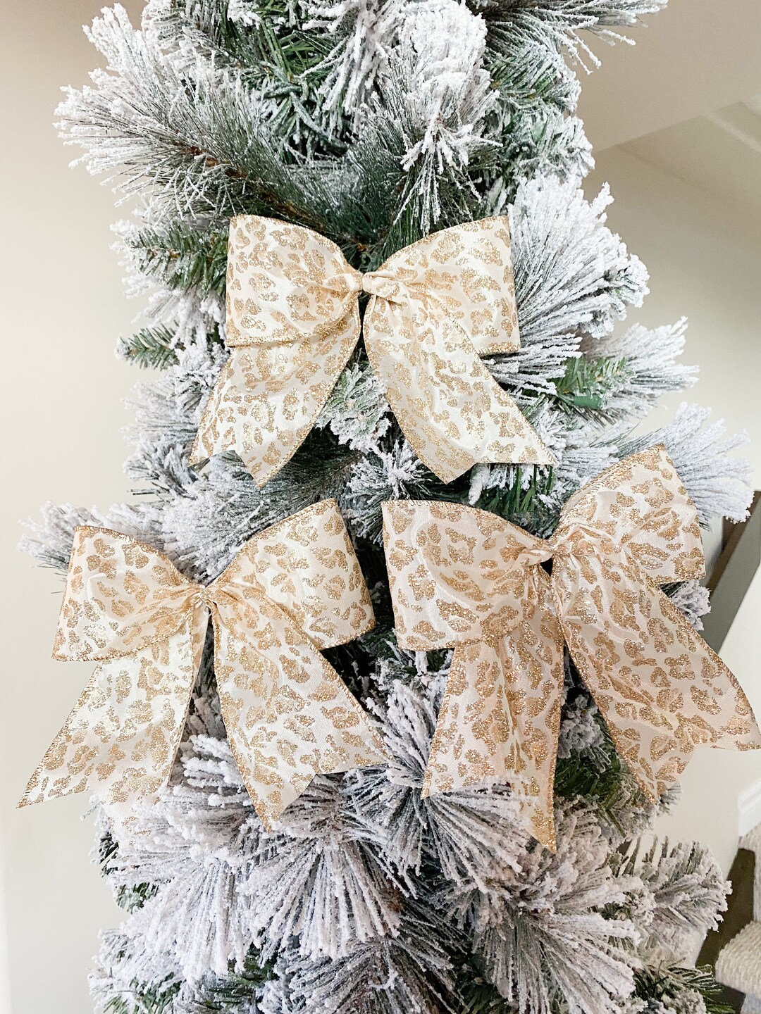 The Holiday Metallic Leopard Golden Bow Set