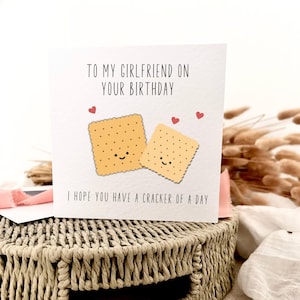 Verjaardagskaart voor vriendin | Funny Cracker of a Day wenskaart woordspeling, verjaardagscadeau voor haar, aangepaste verjaardagswensen humor en grap