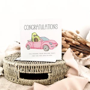 Gefeliciteerd met je rijbewijs | Je bent geslaagd voor nieuwe chauffeursauto, grappige kaart met woordspeling eerste auto, leuke geslaagde testwenskaart cadeau nieuwe auto