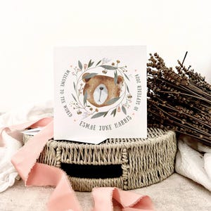 Gepersonaliseerde bloemen babybeerkaart | Aangepaste naam nieuwe babykaart, welkomstbabykaart, babyshowerkaart, handgemaakte pasgeboren felicitatiekaart