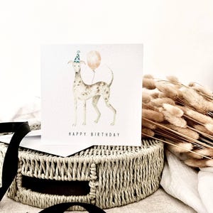 Carte d'anniversaire mignonne de chien | Illustration de whippet ou de lévrier, voeux minimaliste pour amoureux des animaux de compagnie, cadeau chien pour maman ou papa, carte personnalisée pour chiot