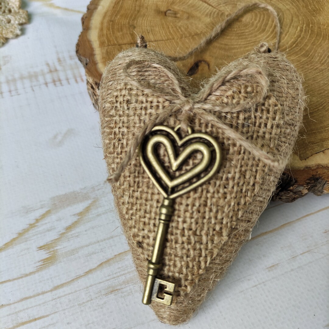 Rustic Hanging Heart Ornament With Key, Farmhouse Home Hanging Decor ...