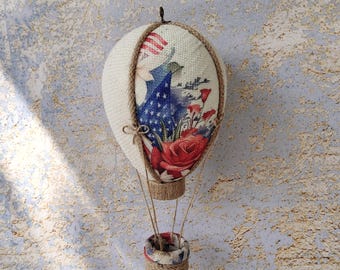 Rustic American Flag Hot Air Balloon: Patriotic Hanging Decor