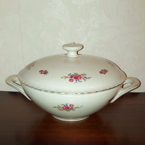 Terrine for vegetables or potatoes decorated with pink roses and colored flowers and gold rim from Winterling Bavaria vintage 1950s