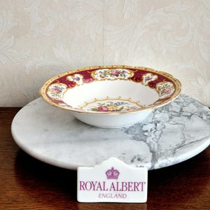 Deep Soup plate Ø21 cm by Royal Albert Bone China England Lady Hamilton with dark red pattern colored flowers and gold rim. 1950s