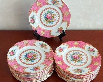 Plato de pastel de Royal Albert Fine Bone China Lady Carlyle, hermoso color rosa decorado con rosas y borde dorado, logotipo original, vintage de los años 50