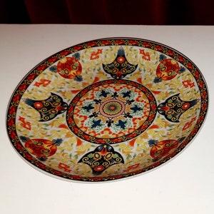 Chinese Imari style decorative decorative sign specially made for the Arab market. Vintage 80s.