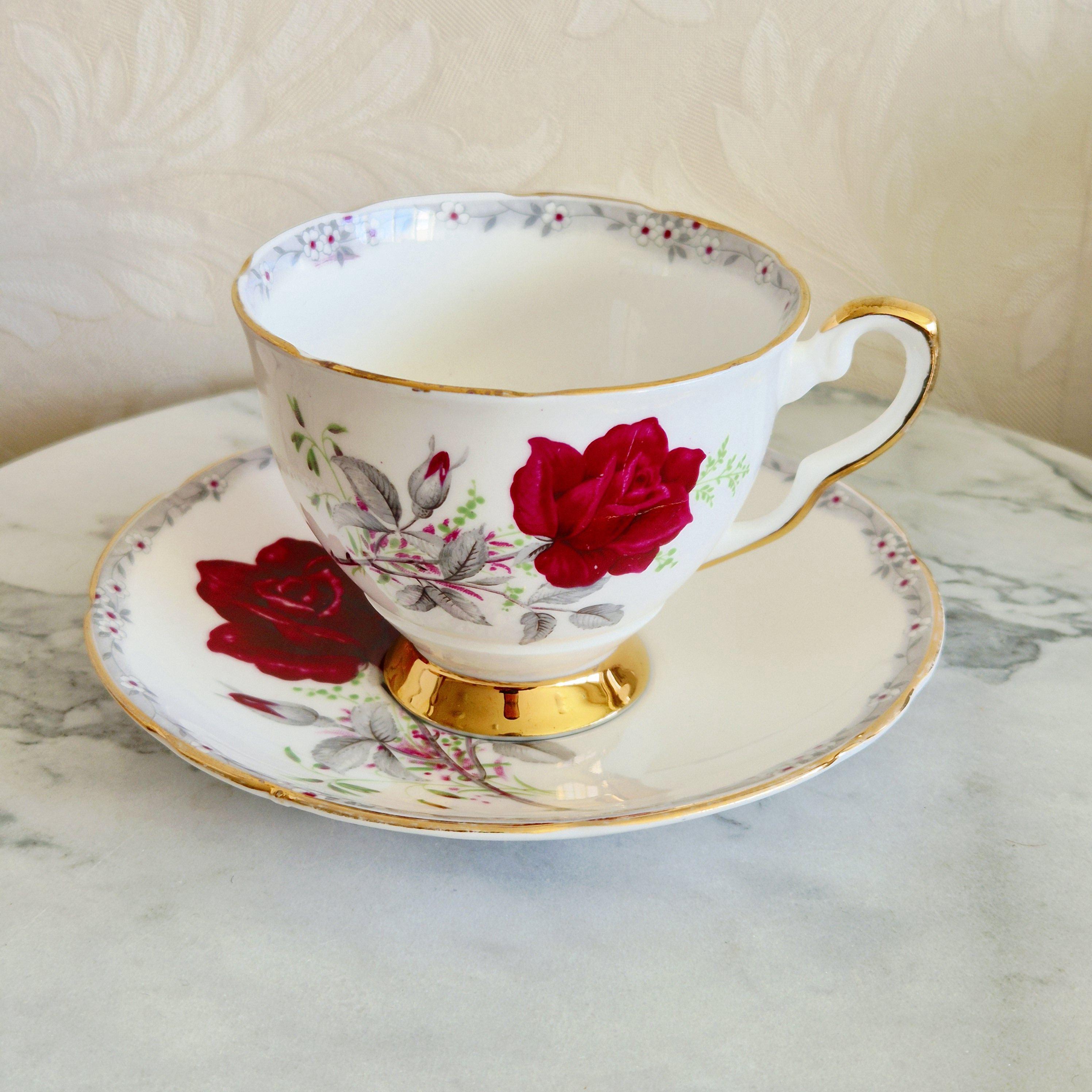 Roses To Remember ロイヤルスタッフォード　ティーポットセット Roses To Remember ロイヤルスタッフォード ティーカップ トリオの通販