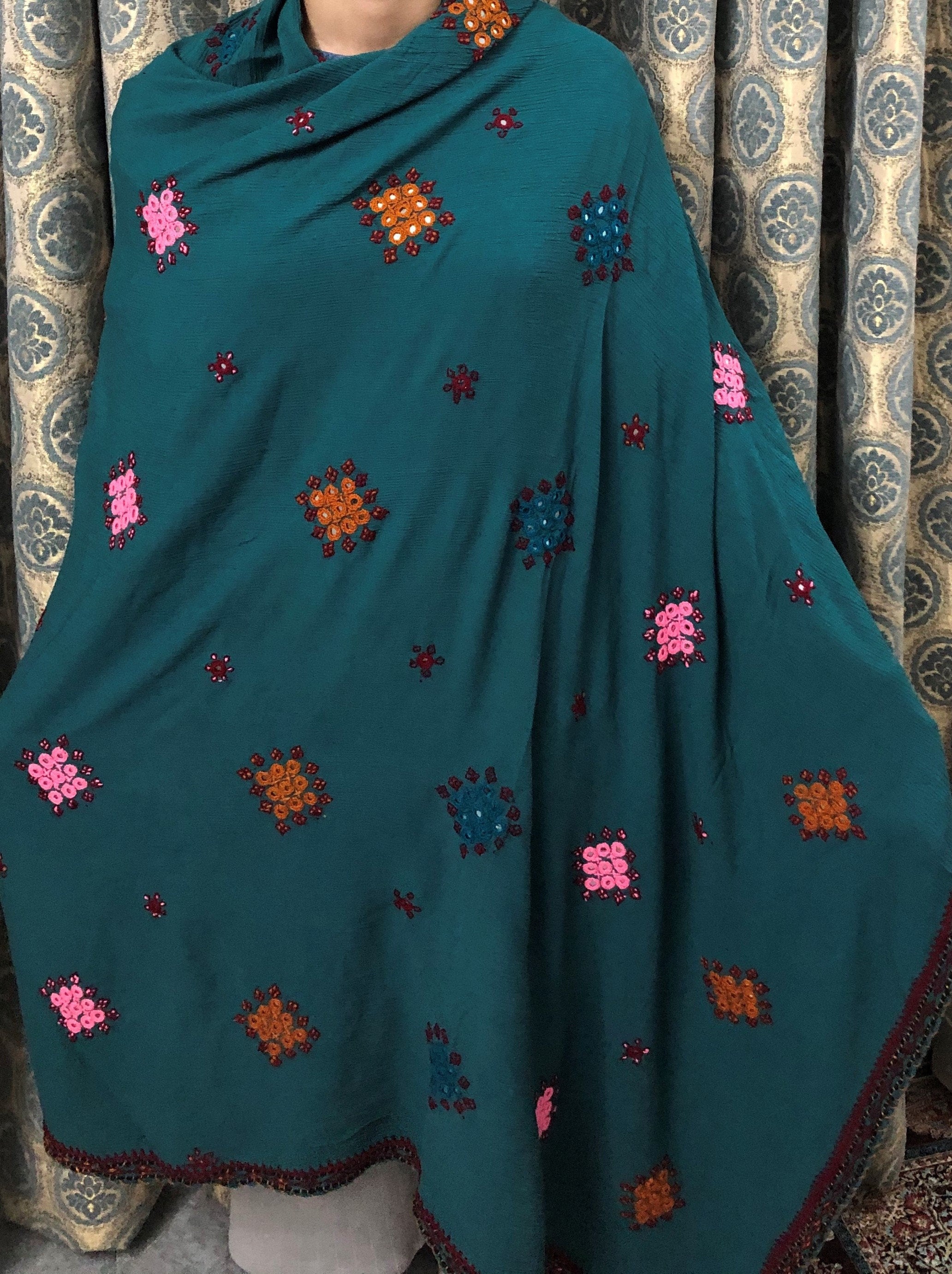 balochi shawl ladies