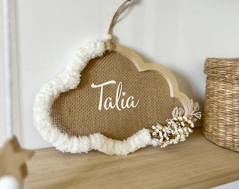 Personalized baby name frame in the shape of a cloud with dried flowers for baby room decoration or first name birth gift