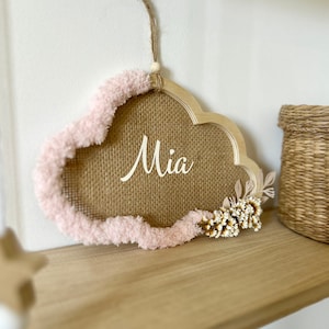 Personalized baby name frame in the shape of a cloud with dried flowers for baby room decoration or first name birth gift
