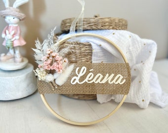 Couronne de fleurs séchées prénom bébé personnalisé pour cadeau de naissance personnalisé bébé ou pour décoration chambre bébé fille