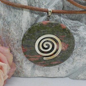 Green-red Unakit- Donut with 925-silver doughnut holder on leather strap
