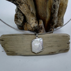 Solid stainless steel tire with square white freshwater pearl pendant