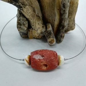Chain with natural foam coral and shell parts
